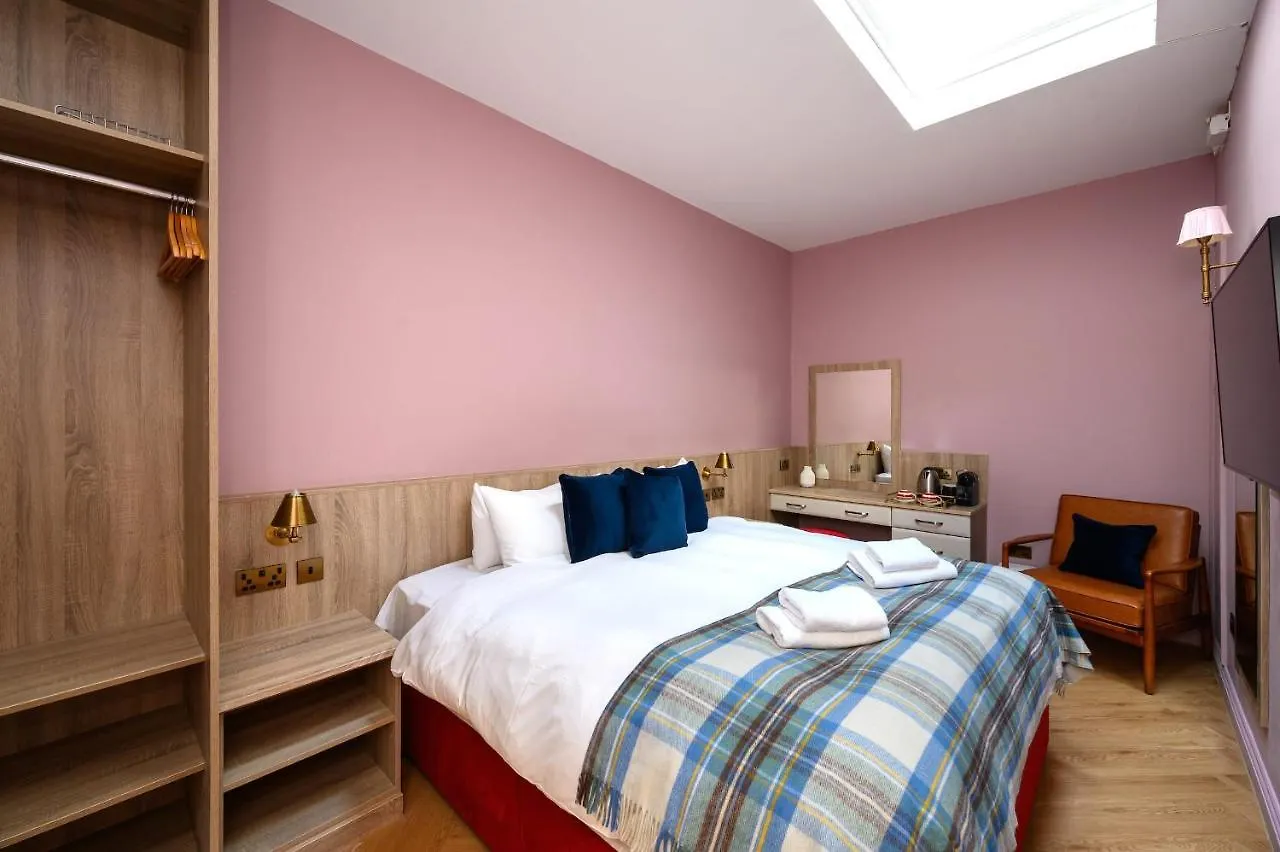 Super King Ground Floor Suite Edimburgo Inn